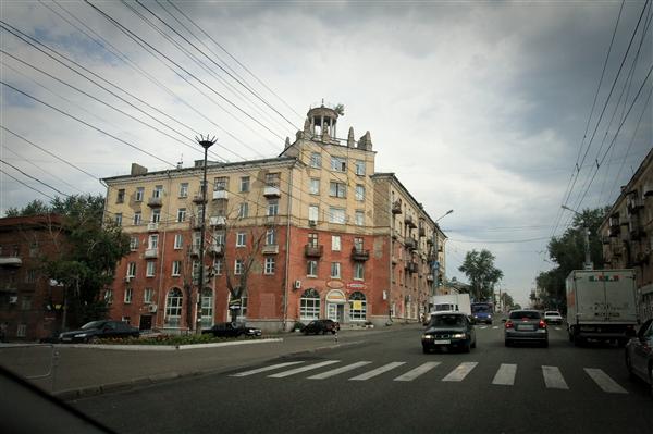 Несмотря на обилие старых зданий, Ижевск аккуратен и местами современен