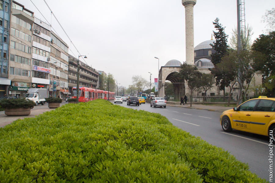 Улица Çırağan, вдоль Босфора