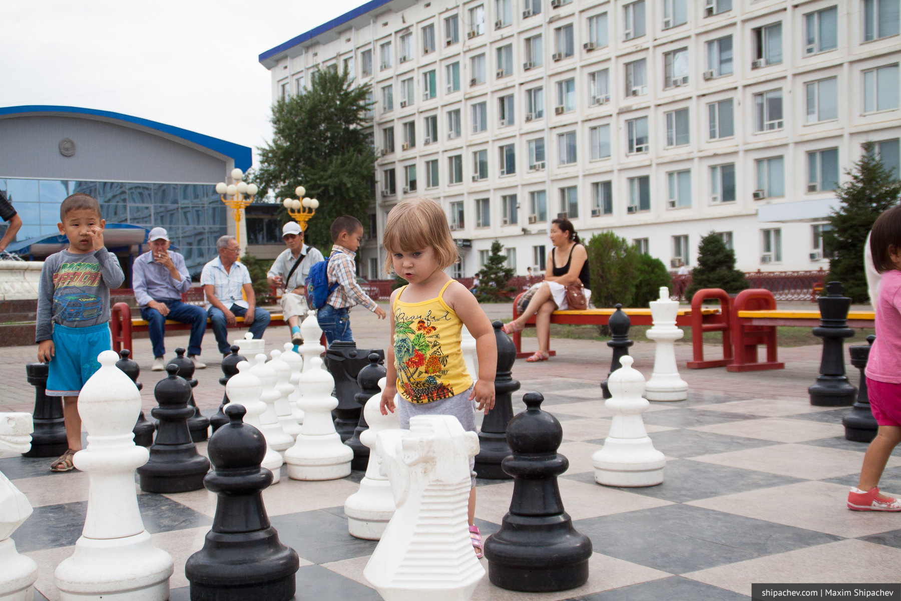 Калмыцкие дети растут среди шахмат 