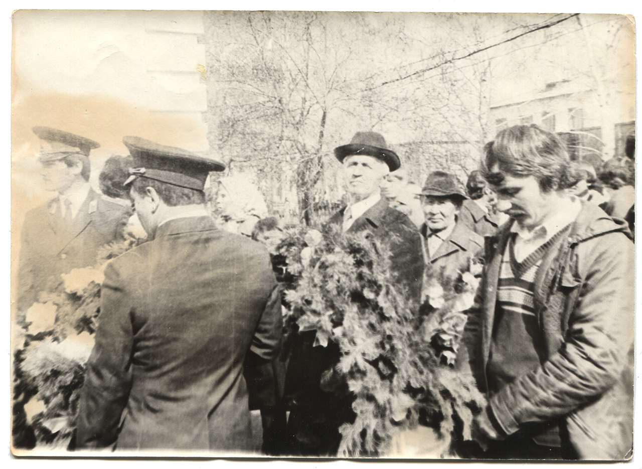 Мой дед — Шипачев Павел Петрович на митинге, посвящённом Дню Победы